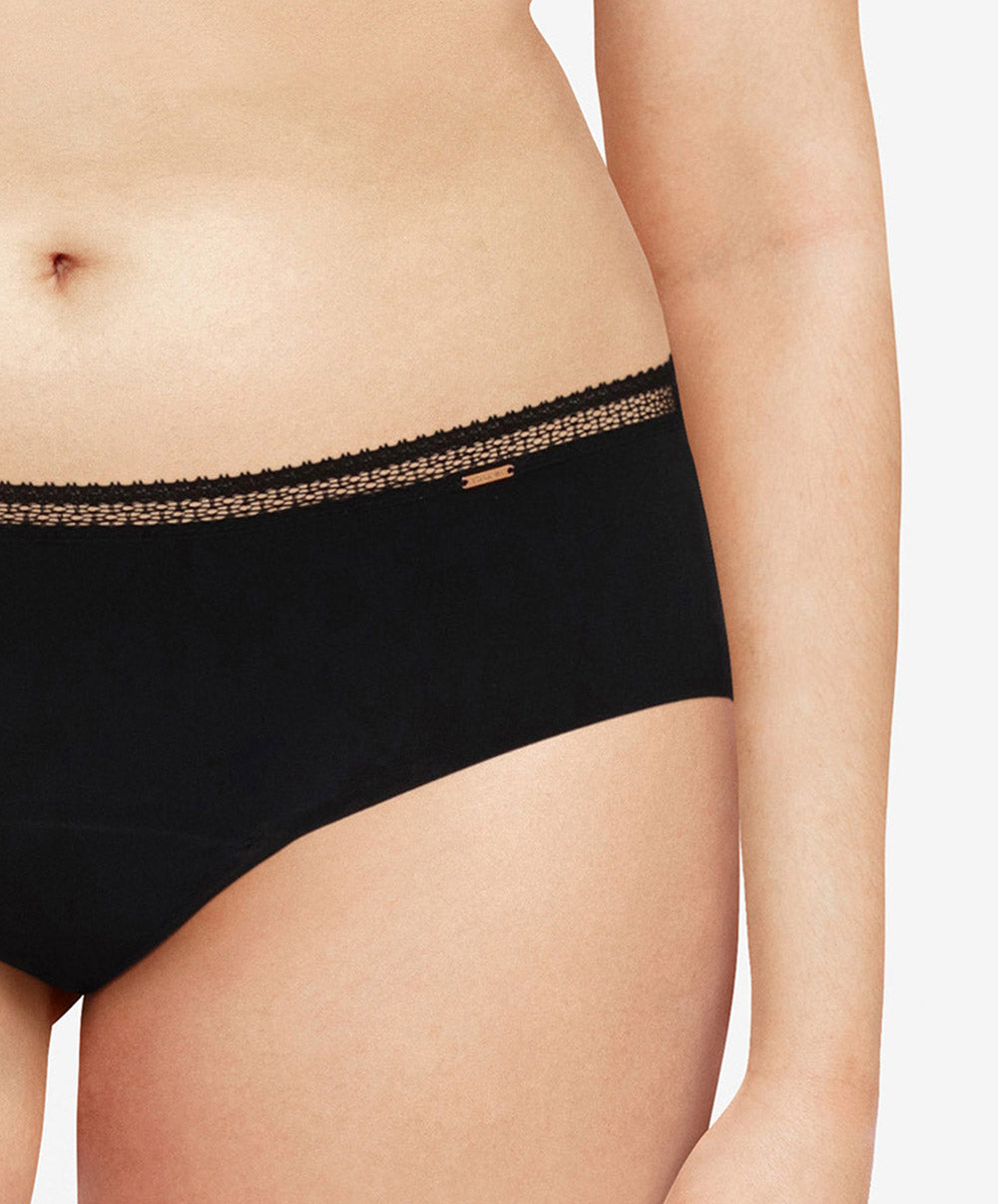 Culotte menstruelle graphique forme shorty Chantelle Chantelle Life noir C16L40-011