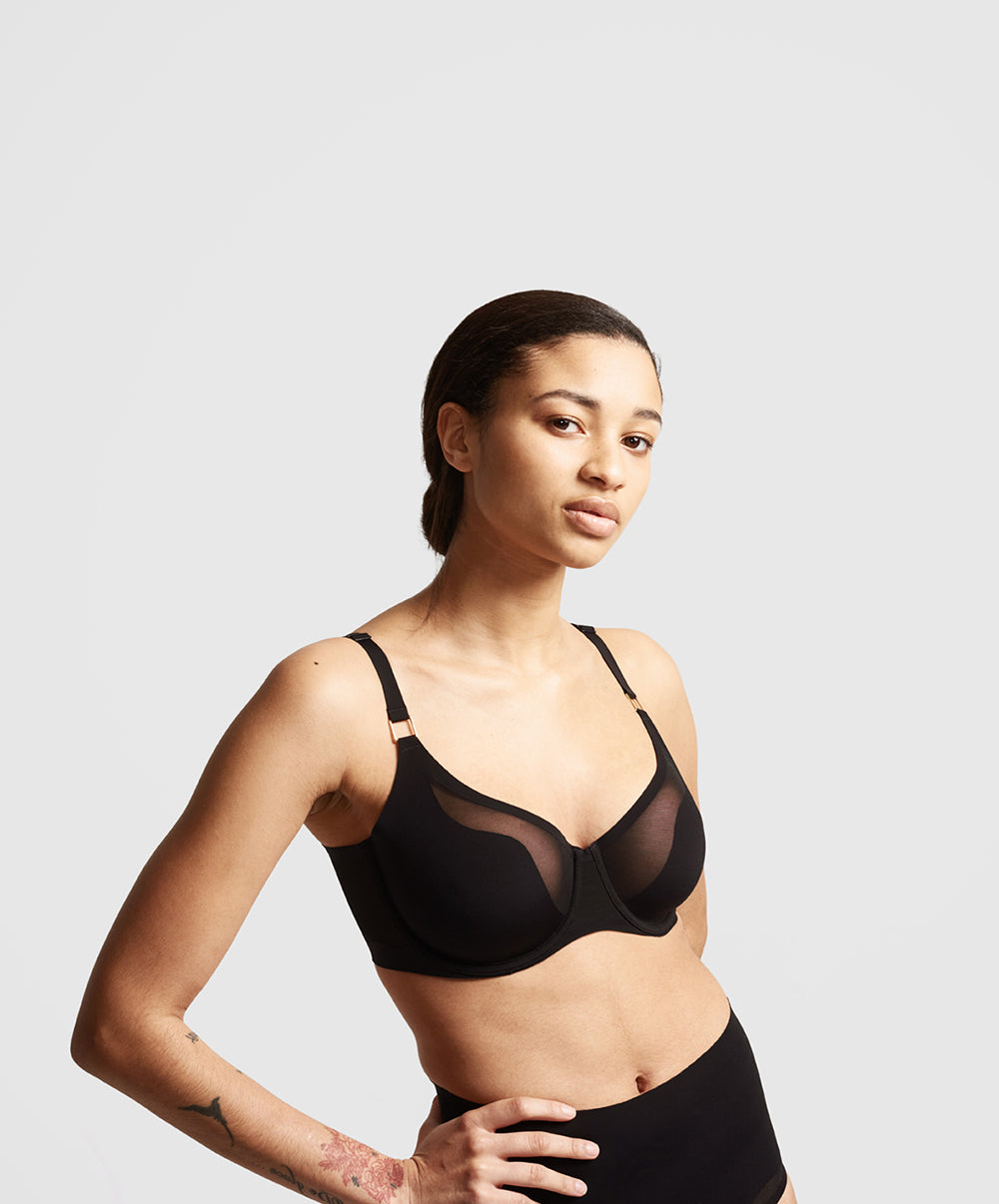 Soutien-gorge moulé armatures enveloppant Chantelle Pure light Noir C10M10-011