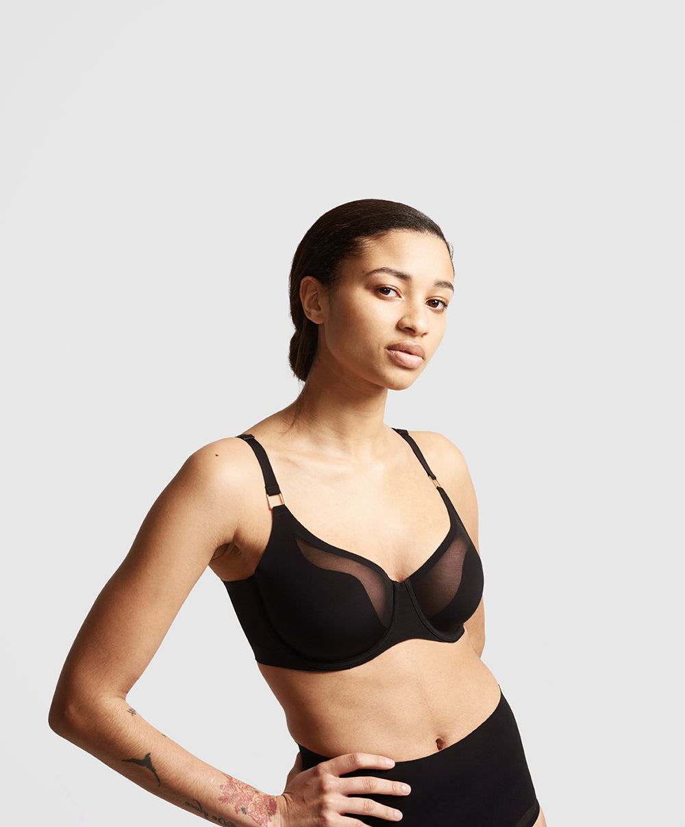 Soutien-gorge moulé armatures enveloppant Chantelle Pure light Noir C10M10-011