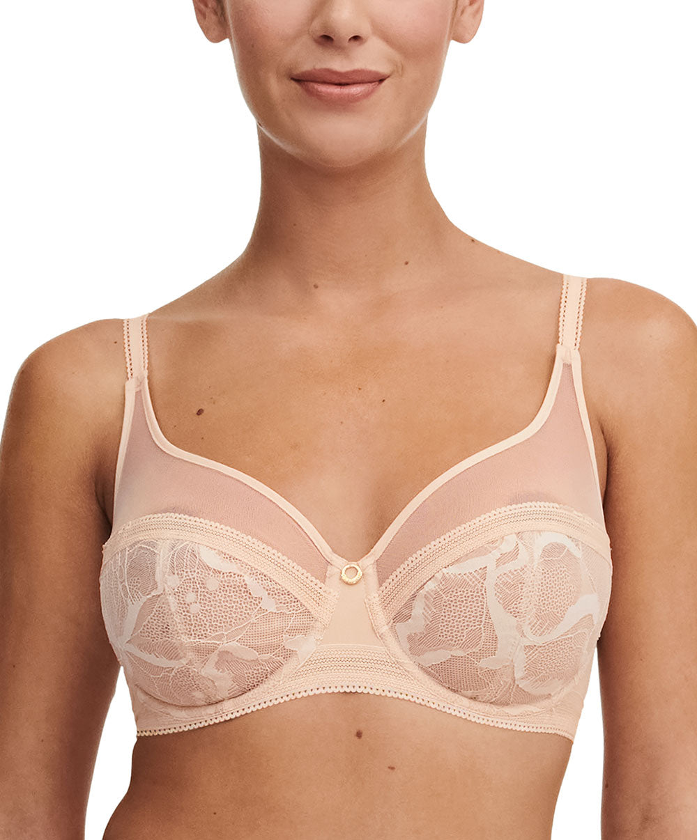 Soutien-gorge armatures très enveloppant Chantelle True Lace beige doré C11M10-01N