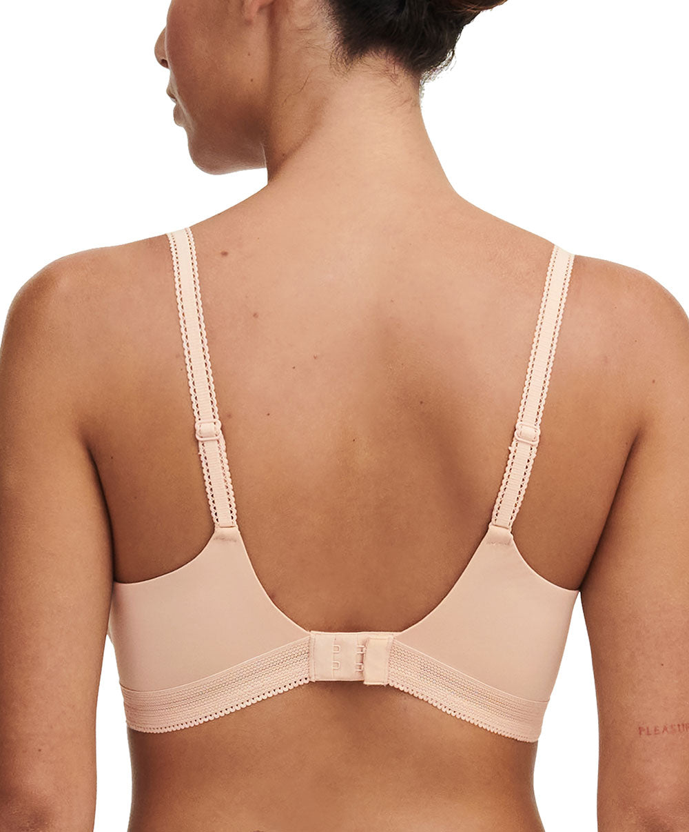 Soutien-gorge armatures très enveloppant Chantelle True Lace beige doré C11M10-01N