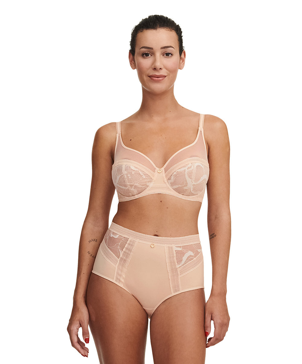 Soutien-gorge armatures très enveloppant Chantelle True Lace beige doré C11M10-01N