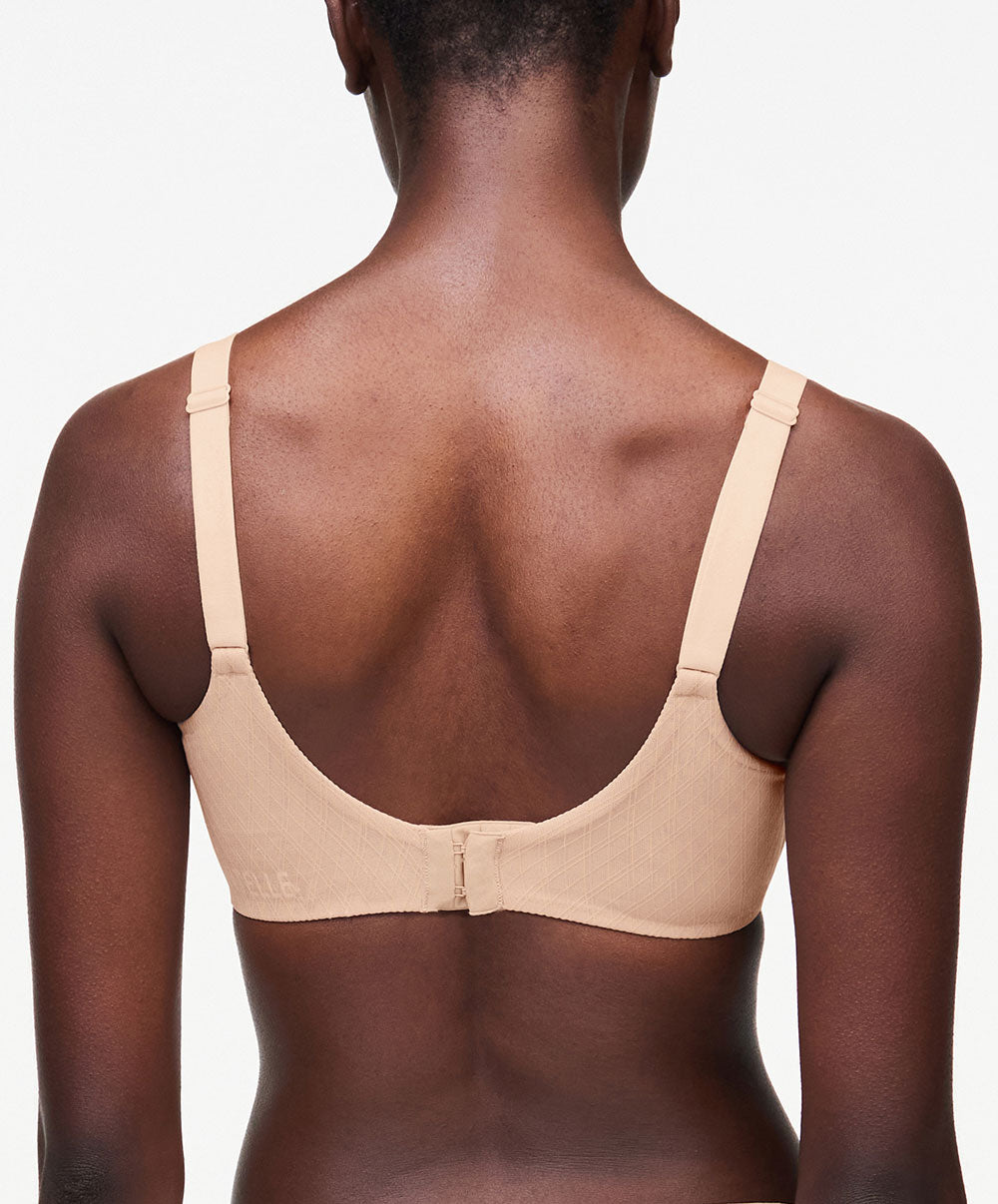 Soutien-gorge moulé très enveloppant avec armatures Chantelle Smooth Lines beige doré C11N10-01N
