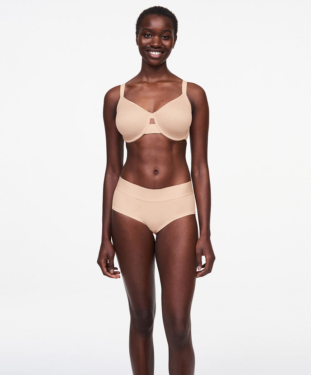 Soutien-gorge moulé très enveloppant avec armatures Chantelle Smooth Lines beige doré C11N10-01N