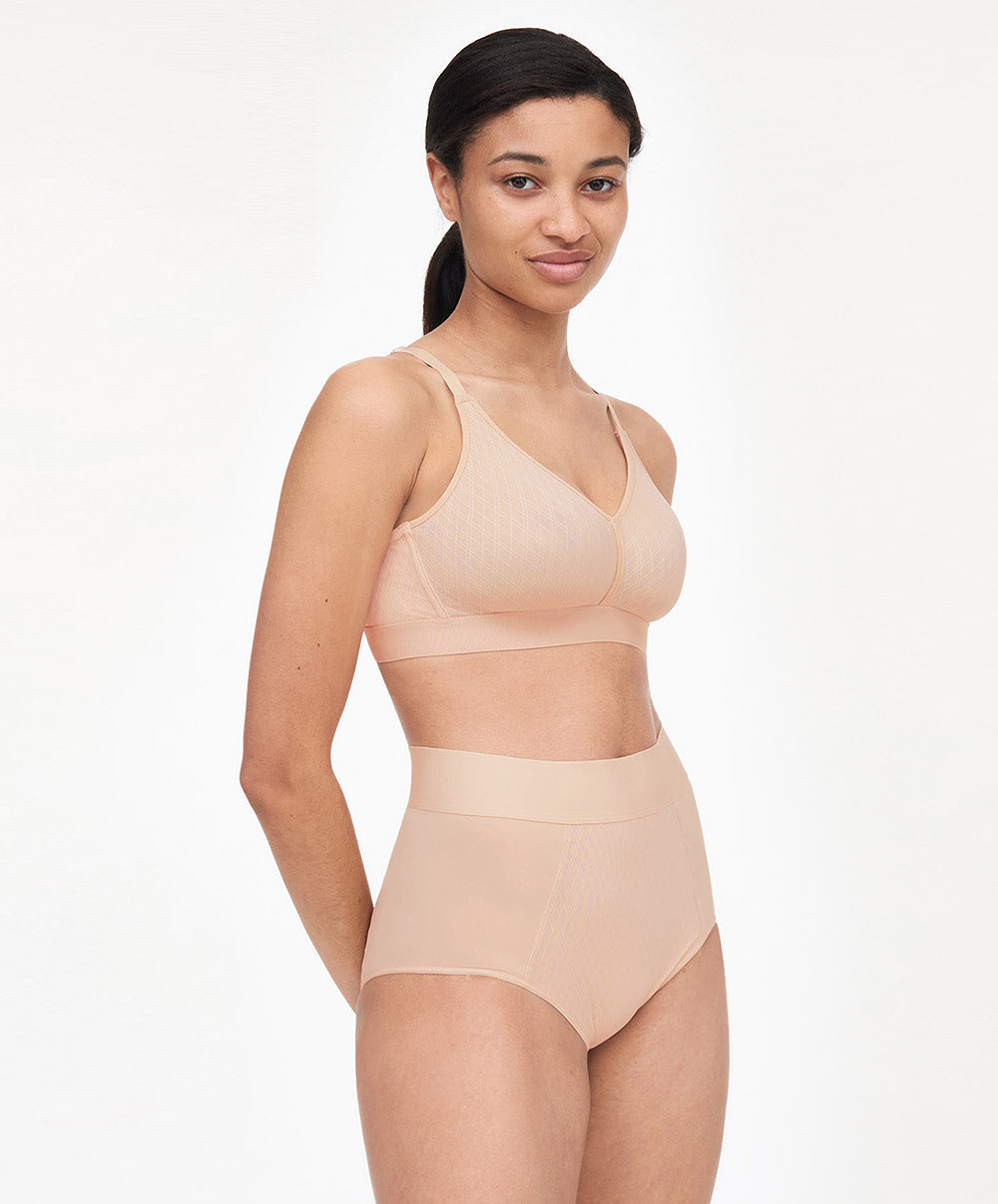 Soutien-gorge sans armatures grande taille Chantelle Smooth Lines beige doré C11N80-01N