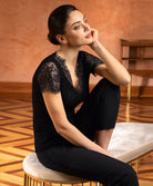 Top manches courtes laine et soie "Bien-être" Lise Charmel Plaisir Caresse noir ANJ9110-NO