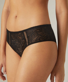 PANTIES & THONGS : Lace shorty briefs