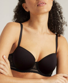 Generous Cups : Molded padding bra in Spacer 3D knit 
