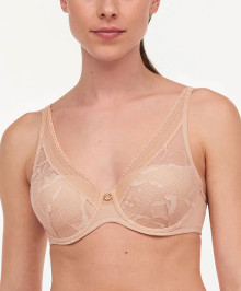 LINGERIE : Triangle plunge bra spacer underwired