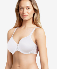 Generous Cups : Spacer moulded bra with wires