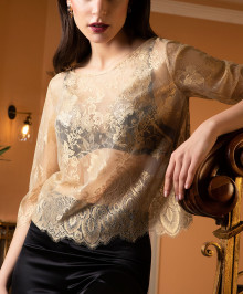 T-Shirt & Caraco : See-through lace top 