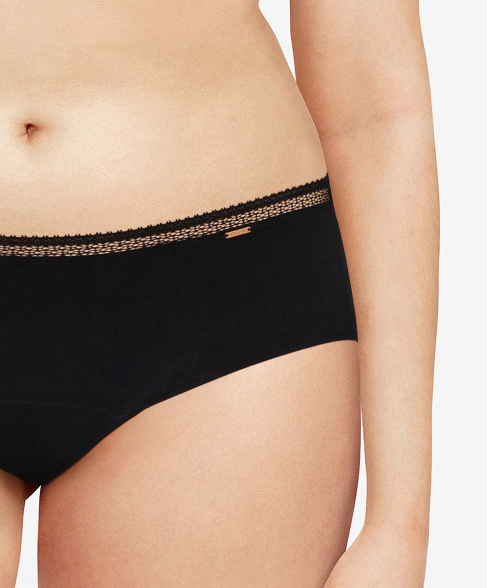 Culotte menstruelle graphique forme shorty Chantelle Chantelle Life noir C16L40-011