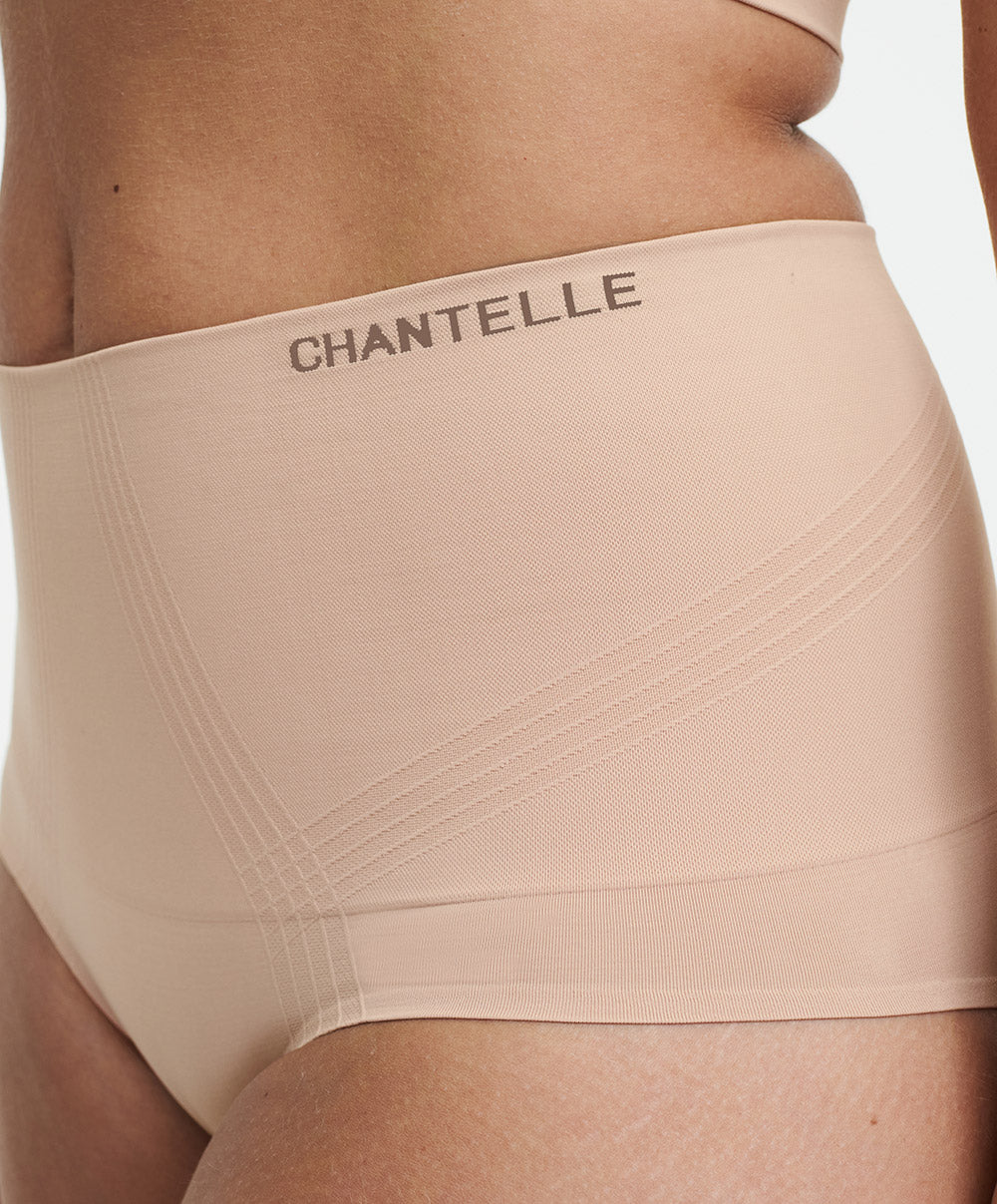Culotte taille haute sculptante invisible Chantelle Smooth Comfort clay nude C10U70-00Q