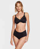 Soutien-gorge armatures enveloppant moulé Chantelle Norah noir C13F10-011