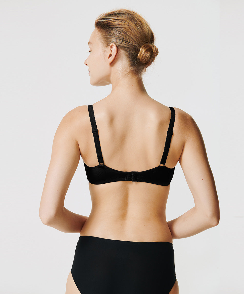 Soutien-gorge sans armatures Chantelle Amazone noir C21020-011