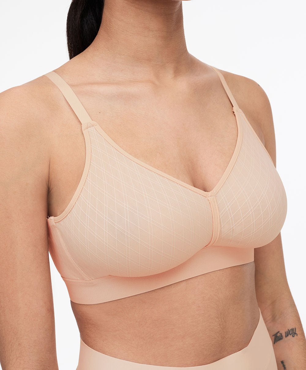 Soutien-gorge sans armatures grande taille Chantelle Smooth Lines beige doré C11N80-01N