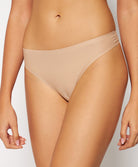String taille basse Chantelle Softstretch nude C26490-0WU 1