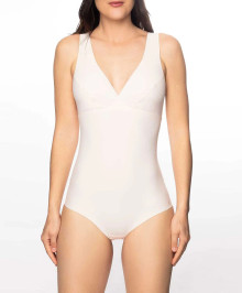 Slimming Invisibles : Sleeveless underwired shaping bodysuit