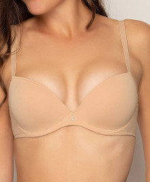 INVISIBLES : Moulded bra push effect