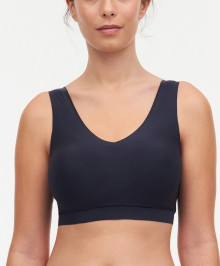Wire-free, Soft Cups : Padded bralette V-neck