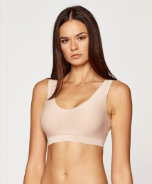 Wire-free, Soft Cups : Padded bralette V-neck