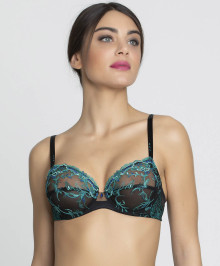Full cup bra with wires